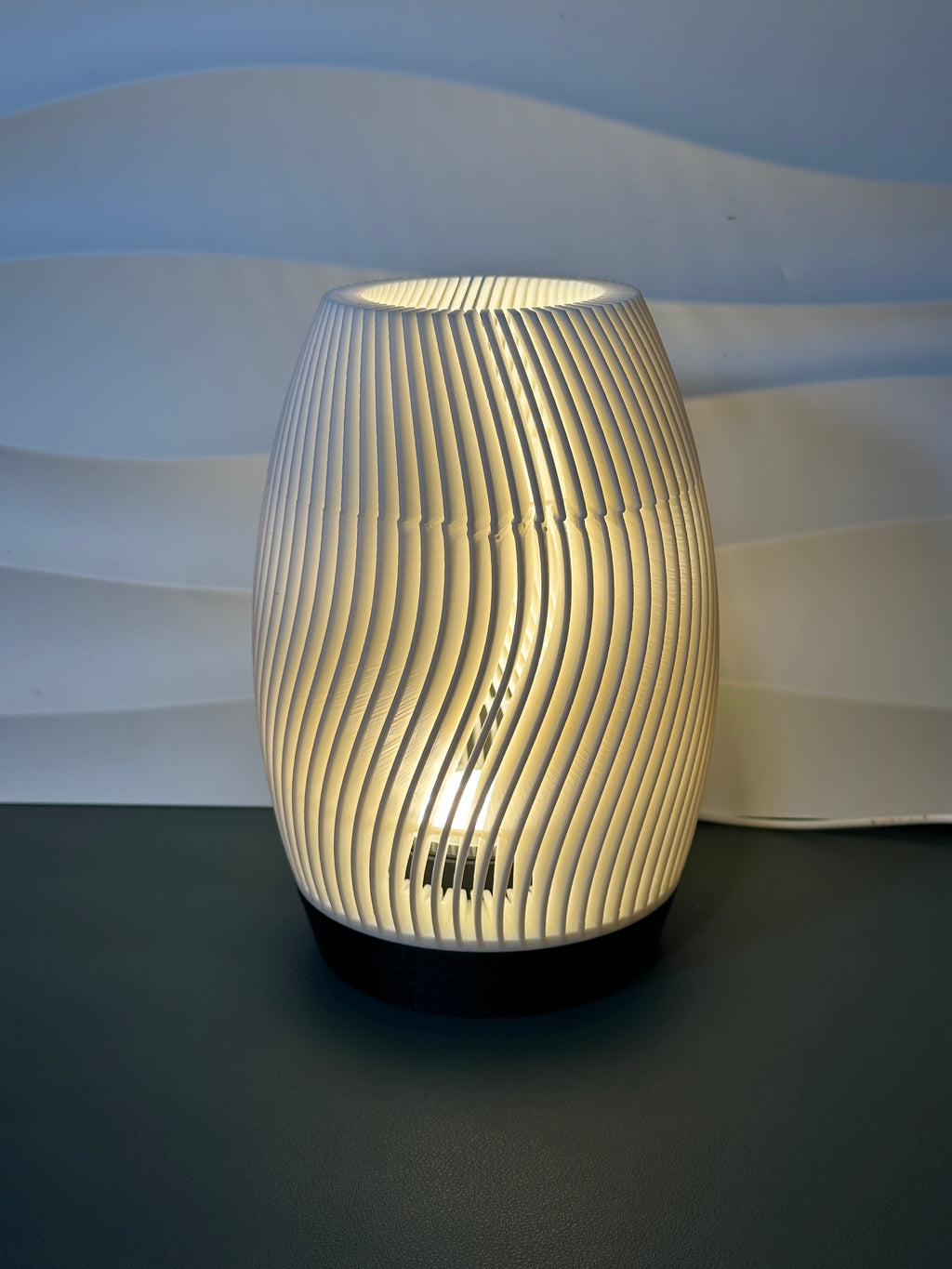 Modern Flowing Lamp with Inner Coloured Diffuser
