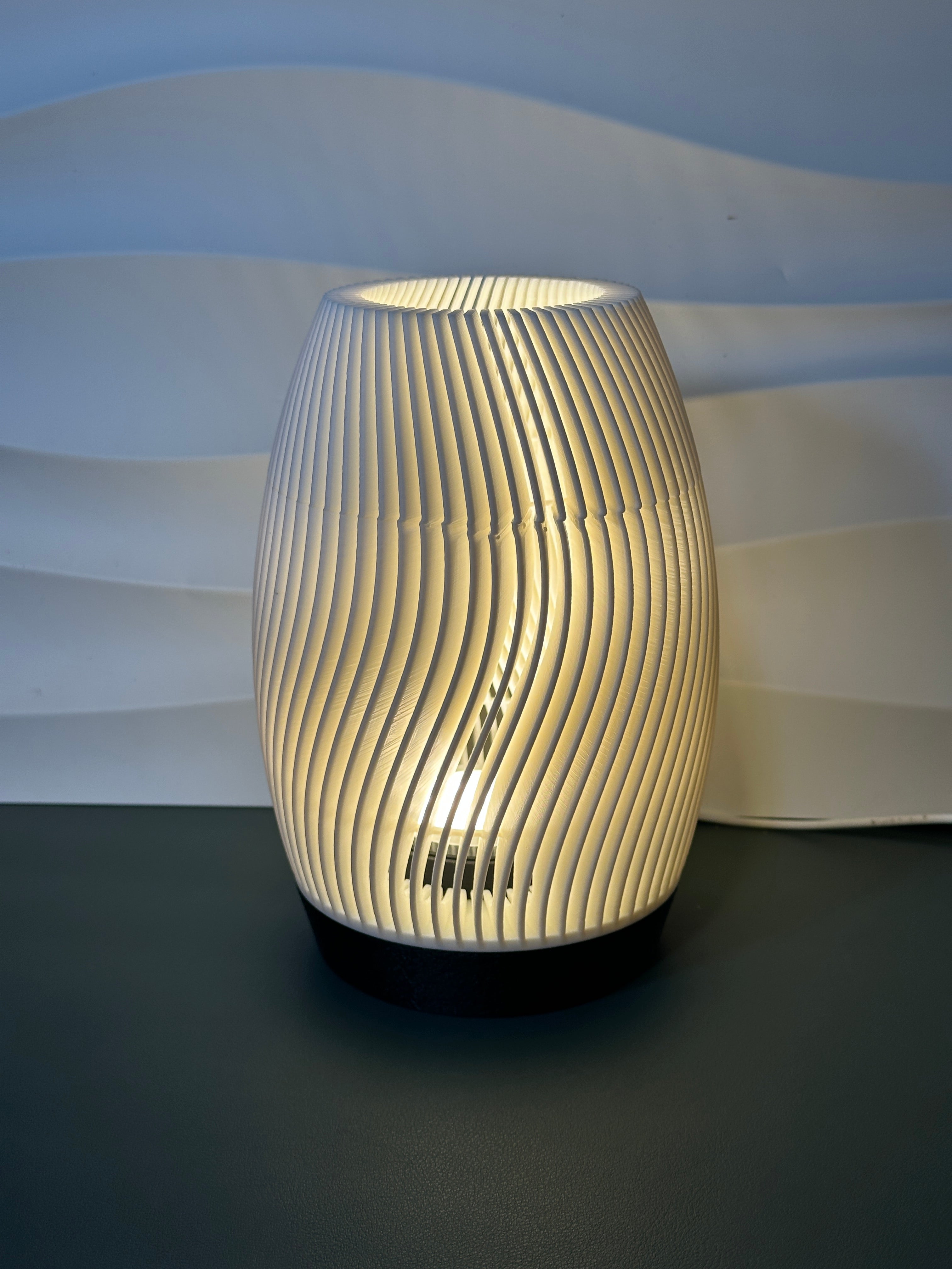 Modern Flowing Lamp with Inner Coloured Diffuser
